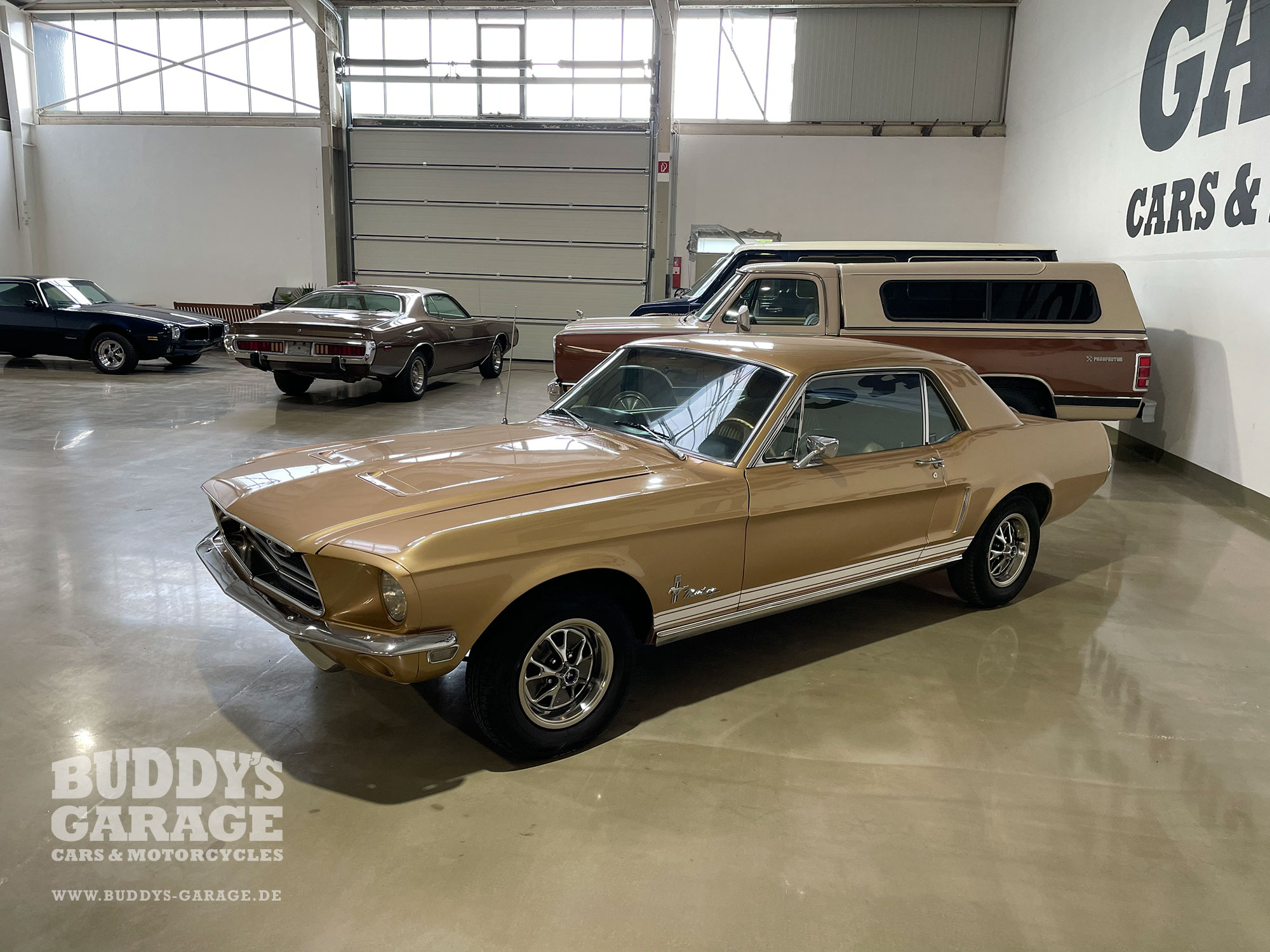 1968er Ford Mustang Coupe Sunlit Gold | Buddy's Garage Bad Oeynhausen