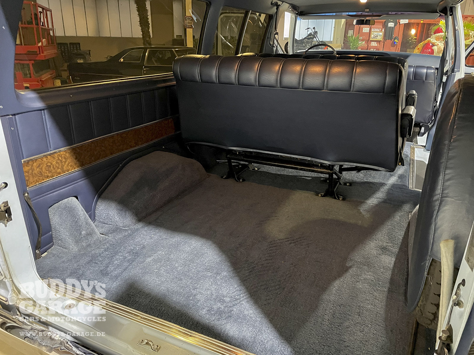 Ford Econoline E-250 Club Wagon 1977 | Buddy's Garage Bad Oeynhausen